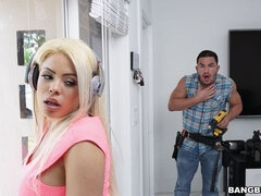 ぽっちゃり, デカ尻, デカパイ, ビキニ, ブロンド, フェラチオ, 捕まる, イマラチオ