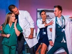 Grosse titten, Blondine, Blasen, Arzt, Hardcore, Milf, Krankenschwester, Titten