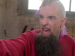 Большие сиськи, Боль