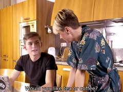 18 jaar, Blond, Pijpbeurt, Hd, Keuken, Likken, Kort haar, Kousen