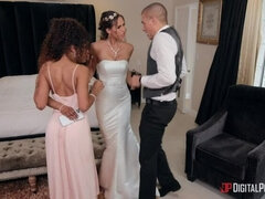 ベッドルーム, 茶髪の, 黒人, 指いじり, ピアス, タトゥー, 三人, トレイン