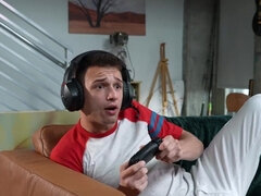 Grosse bite, Sucer une bite, Brunette brune, Gorge profonde, Queue, Marrant, Petite femme, Maigrichonne