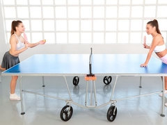 Vingeren, Zoenen, Lesbisch, Kut duiken, Sportoefening, Strippen, Tatoeage, Tiener