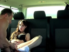 Enthousiasteling, Bruinharig, Auto, Sperma in mond, Sperma shot, Europees, Geschoren, Tiener