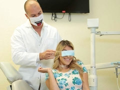 Grote kont, Blond, Pijpbeurt, Arts, Dubbele penetratie, Man man vrouw, Trio, Strak