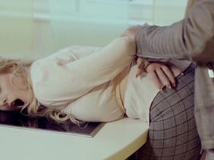 Gros cul, Gros seins, Blonde, En levrette, Souple, Cuisine, Chatte, Épouse