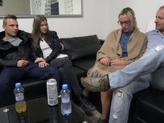 Culo, Rubia, Mamada, Estilo perrito, Madres para coger, Al aire libre, Afeitado, Intercambio de esposas