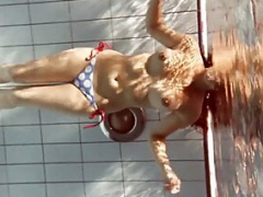Braunhaarige, Erotisch, Frau, Im freien, Pool, Russisch, Erotischer film, Unter wasser