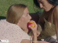 69, Nana, Faciale, Léchez, Actrice du porno, Chevaucher, Plan cul à trois, Nénés