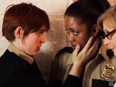 Поцелуи, Лесбиянка, Лизание, Белье, Мастурбация, Киски, Страпон, Молоденькие