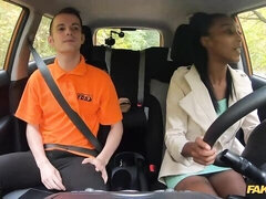 Sucer une bite, Voiture, Queue, En levrette, Énorme, Interracial, Dénudage, Adolescente