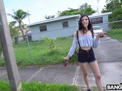 Amateur, Brunette brune, Exhib, Argent, De plein air, Softcore, Nénés