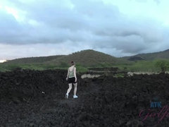 Amateur, Penetracion con dedos, Despelote, Cocina, Orgasmo, Al aire libre, Público, Flaco