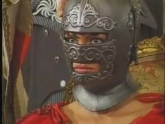 Grote mammen, Blond, Sperma shot, Masker, Pornster, Geschoren, Tieten likken, Oud