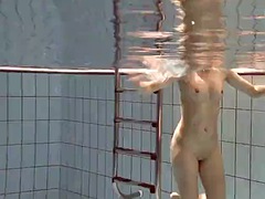 Iva Brizgina hot babe tight ass underwater