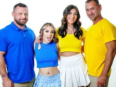 18 jaar, Grote kont, Grote lul, Pijpbeurt, Hondjeshouding, Kwartet, Tiener, Tieten likken