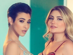 Gros cul, Blonde, Embrassement, Lesbienne, Rasée, Jarretelles, Nénés, Mouillée