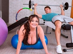 Wohlbeleibte schöne frauen, Grosse titten, Braunhaarige, Fett, Freundin, Handjob, Milf, Rasiert