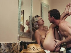 Blondine, Blasen, Im freien, Titten, Toilette