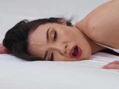 Nana, Gros cul, Sucer une bite, Brunette brune, Mignonne, Queue, Actrice du porno, Rasée