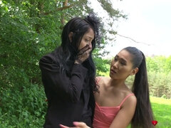 Asiatisch, Schwarz, Britisch, Lesbisch, Lecken, Natürlichen titten, Muschi, Titten