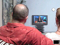 Blasen, Braunhaarige, Brille, Handjob, Latina, Milf, Flotter dreier