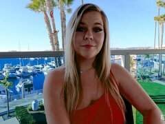 Grosser arsch, Grosse titten, Blasen, Milf, Natürlichen titten, Pov, Abendanzug, Entkleiden