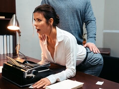 Tetas grandes, Morena, Dominación, Oficina, Secretaria