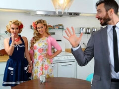 Amateur, Gros cul, Fétiche, Lesbienne, Léchez, Chatte, Rasée, Nénés