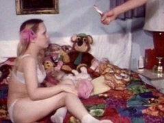 Amateur, Grosse bite, Sucer une bite, En levrette, Pigtail, Maigrichonne, Nénés, Rétro ancien