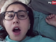 Amateur, Culo, Corrida, Europeo, Penetracion con dedos, Gafas, Casero, Pov