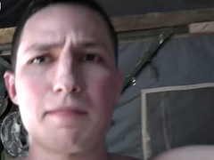 Amateur, Ejército, Mamada, Corridas faciales, Gay, Interracial, Al aire libre, Uniforme