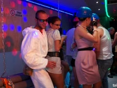 Vestidas, Club, Bailar, Lesbiana, Fiesta, Estrella porno, Satén, Mojado