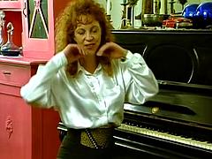 Leie, Dildo, Hardcore, Lingerie, Masturbation, Rotschopf, Solo, Spielzeuge