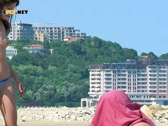18 jaar, Enthousiasteling, Strand, Nudist, Openbaar, Tiener, Tieten likken, Bekijker