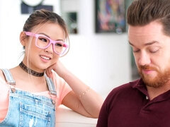 お尻, ブロンド, フェラチオ, チン, デブ, 手コキする, 剃毛, ティーン