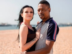 Noire, Blonde, Sucer une bite, 2 femmes 1 homme, Branlette thaïlandaise, Interracial, Lingerie, Plan cul à trois