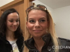 Leie, Grosser arsch, Selbstgemacht, Party, Pov, Rasiert, Flotter dreier, Titten