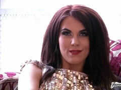 Tetas grandes, Mamada, Morena, Club, Estilo perrito, Sexo duro, Tacones, Madres para coger