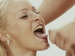 Strand, Grote lul, Blond, Hondjeshouding, Sperma in gezicht, Handbeurt, Man man vrouw, Kut duiken