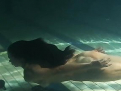 Braunhaarige, Nackt, Pool, Russisch, Dusche, Erotischer film, Jungendliche (18+), Titten