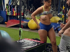 Americano, Gimnasio, Pajear, Lamidas, Pov, Coño, Espía, Voyeur