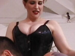 Américain, Bondage domination sadisme masochisme, Gros seins, Femme dominatrice, Fétiche, Fétiche des pieds, Mère que j'aimerais baiser, Plan cul à trois