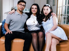 Grosser arsch, Grosser schwanz, Grosse titten, Blasen, Braunhaarige, Hundestellung, Frau frau mann, Milf