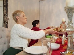 Blonde, Sucer une bite, Gorge profonde, Faciale, Mère que j'aimerais baiser, Orgasme, Chatte, Suçant