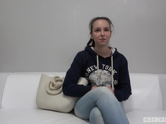 茶髪の, チェコ, 恥ずかしがりや