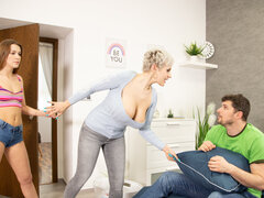 Gros seins, Blonde, Petit ami, Plantureuse, Tromperie, Fille, Mère que j'aimerais baiser, Huilée