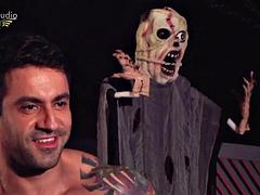 Ajx daddy latin in halloween: Handjob, Cumshot Masturbation Porn