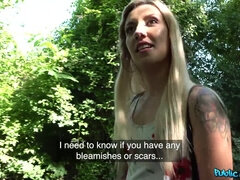 Blondine, Blasen, Latina, Natürlichen titten, Piercing, Öffentlich, Muschi, Titten