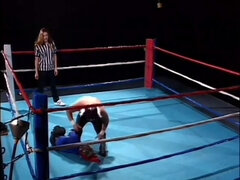 Tetas grandes, Morena, Penetracion con dedos, Enano